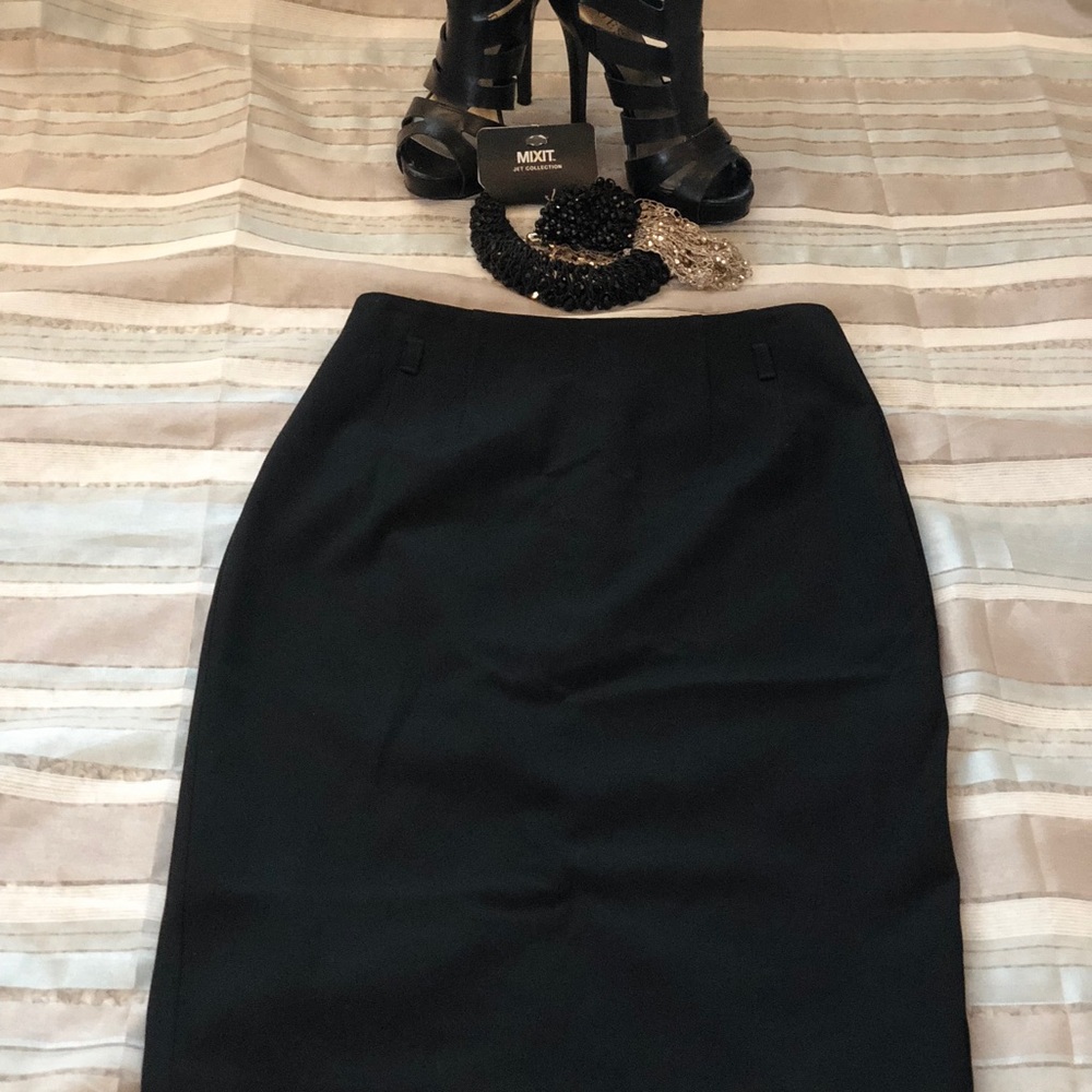 EXP Pencil Skirt